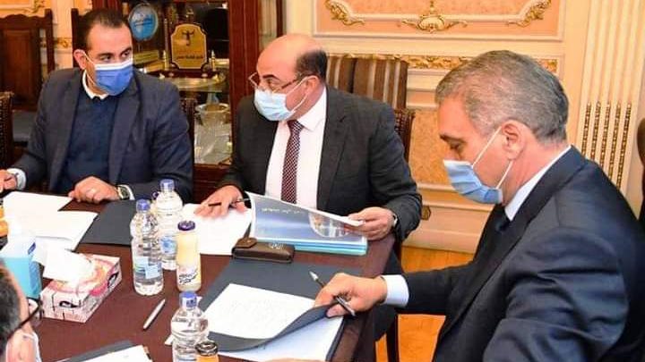 وزير شئون المجالس النيابية ومحافظ أسوان