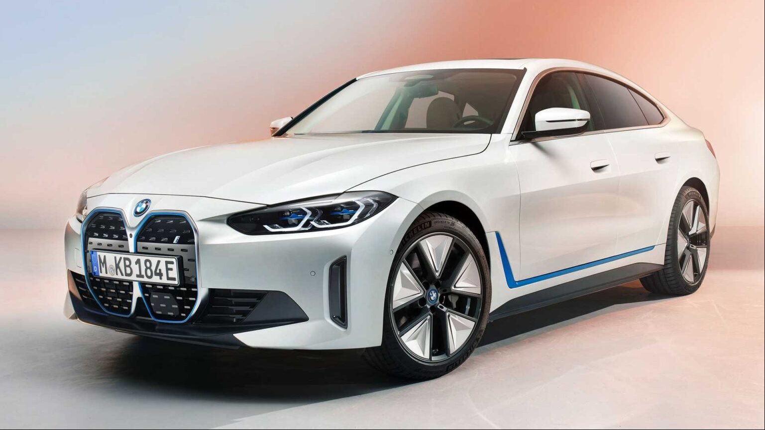 بي ام دبليو BMW I4 الكهربائية الجديدة 