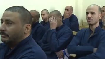 سجناء