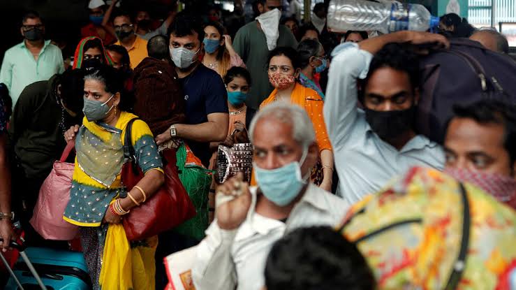 الهند تتخطى المليون إصابة 