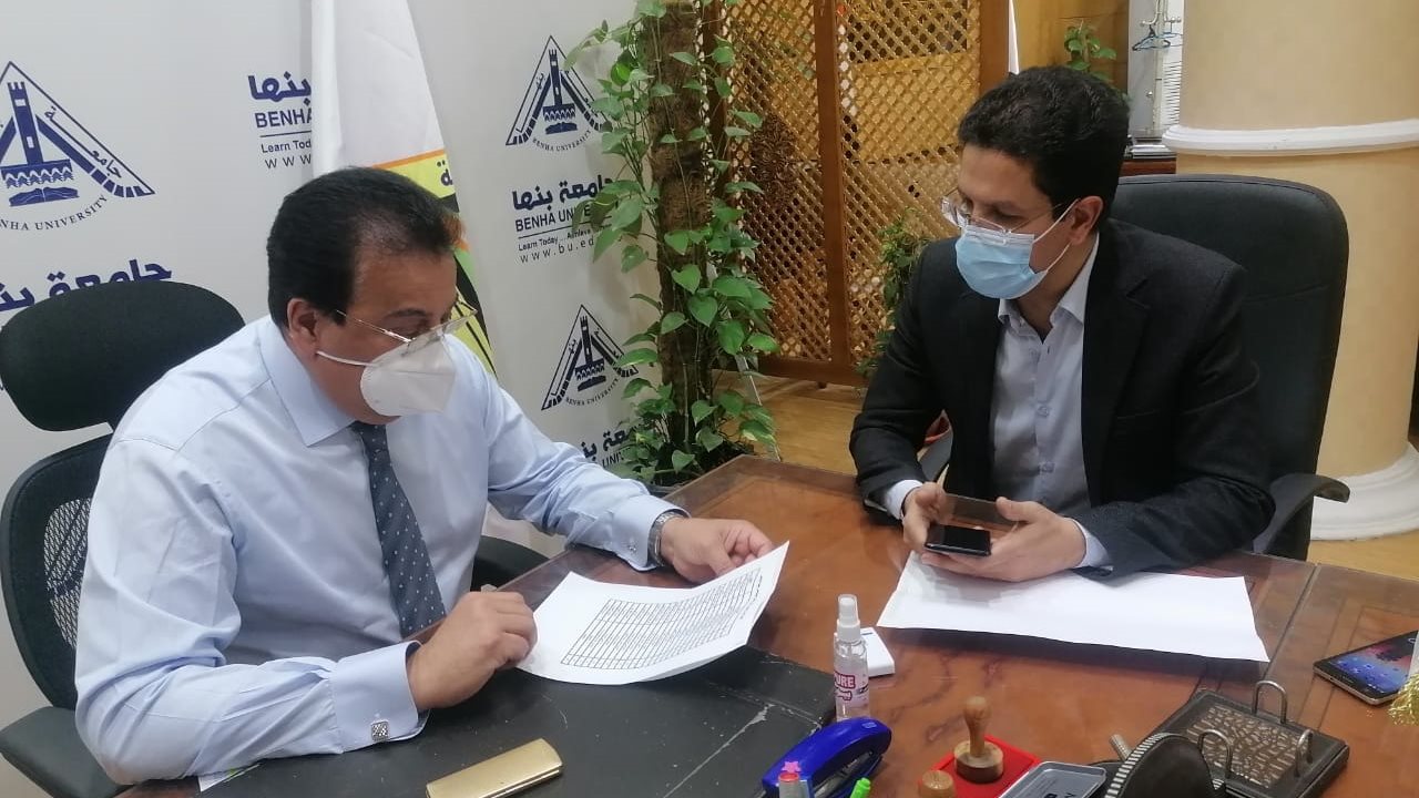 وزير التعليم العالي ومدير مستشفى بنها الجامعي