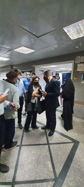 نواب التنسيقية أثناء متابعتهم الحالة الصحية لمصابي حادث بنها