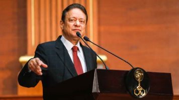الكاتب الصحفي كرم جبر رئيس المجلس  الكاتب الصحفي كرم جبر رئيس المجلس