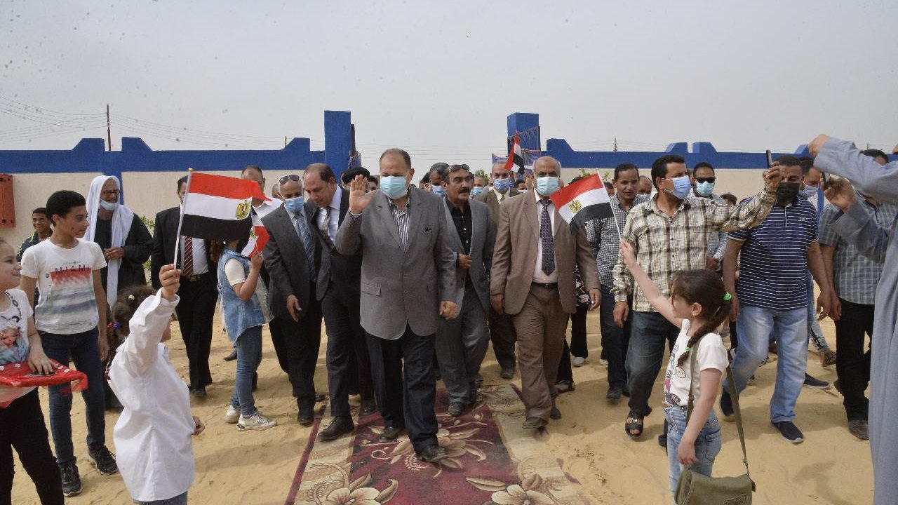 محافظ أسيوط يفتتح مدرستين بمركز ديروط بتكلفة 13 مليون جنيه