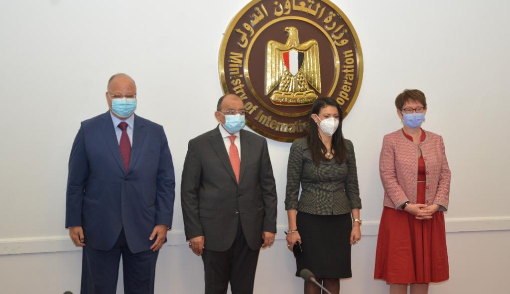 وزيرا التنمية المحلية والتعاون الدولي 