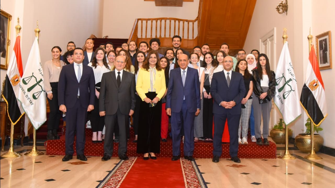 جانب من زيارة وزيرة الهجرة وشباب الدارسين لمجلس الدولة 