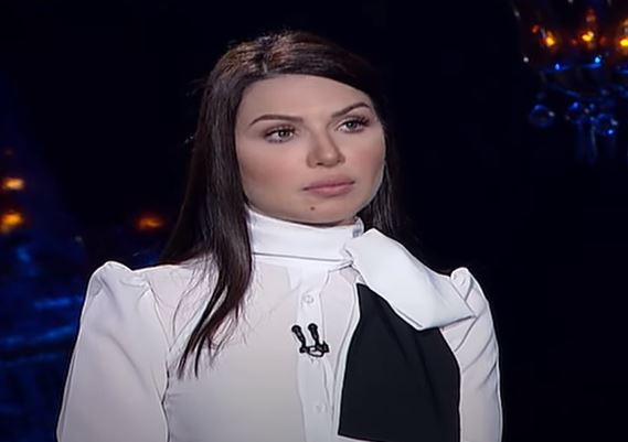 المذيعة منى عبد الوهاب