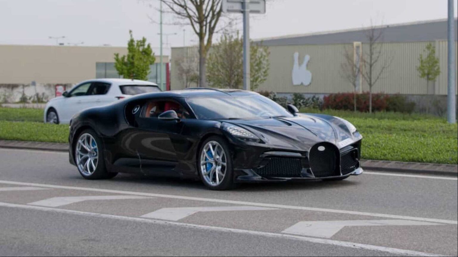 bugatti la voiture noire سعر