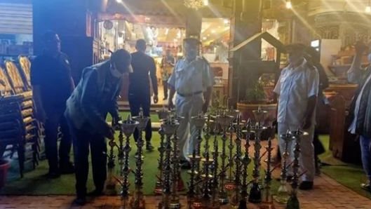 حملات لمتابعة تطبيق الإجراءات الاحترازية في المقاهي 