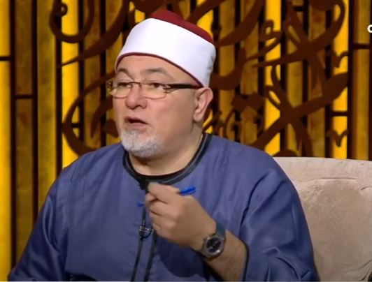 ماذا قال خالد الجندي عن تعليق الآيات القرآنية في المحلات 