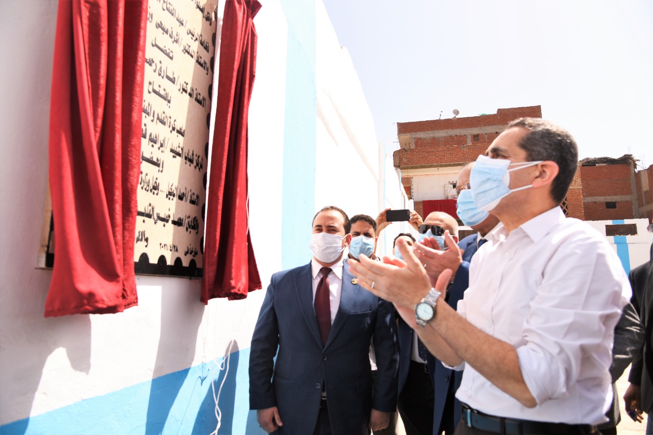 محافظ الغربية يفتتح مسجدين ومركز شباب بطنطا وكفر الزيات