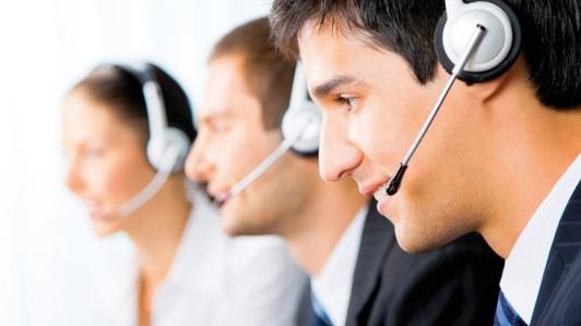 موظفو خدمة العملاء 