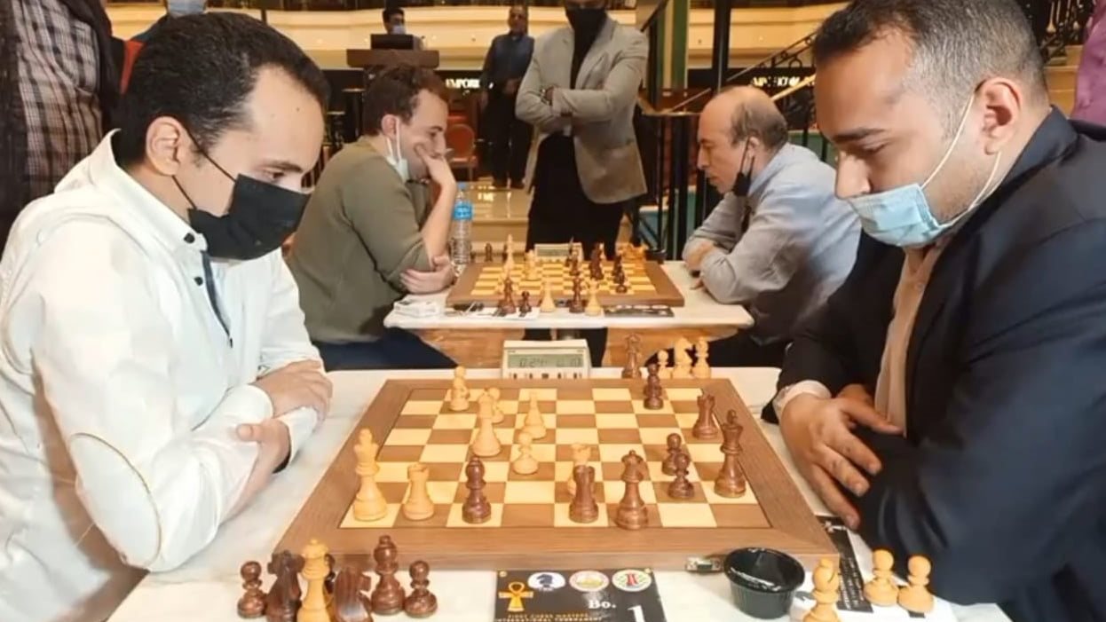 باسم سمير أمين يواصل الحفاظ على صدارة بطولة فيرست الدولية