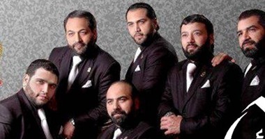 أعضاء فرقة “الأخوة أبو شعر” السورية