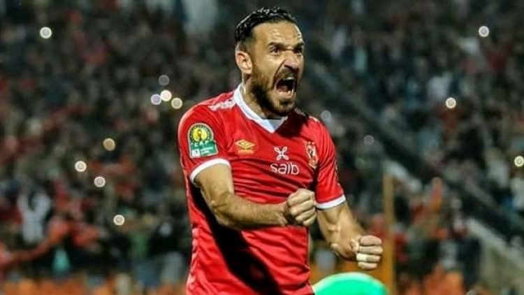 علي معلول لاعب فريق الأهلي