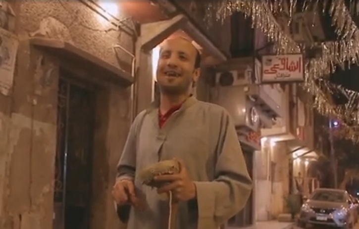 سيد مسحراتي يحترف الغناء الشعبي