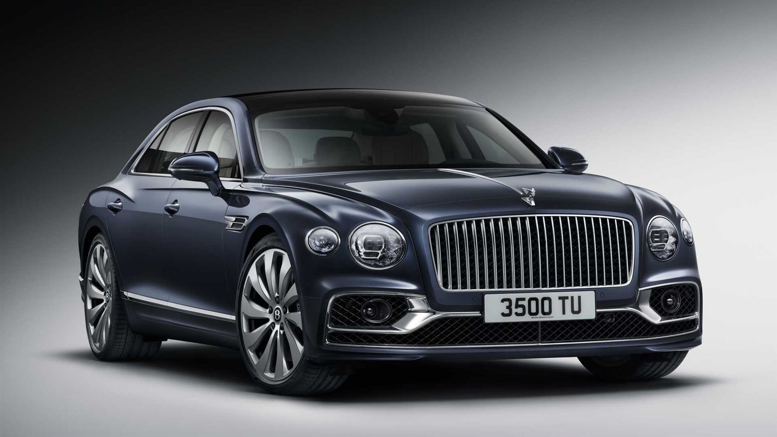 الشرق الاوسط يستقبل بنتلي Flying Spur| صور 
