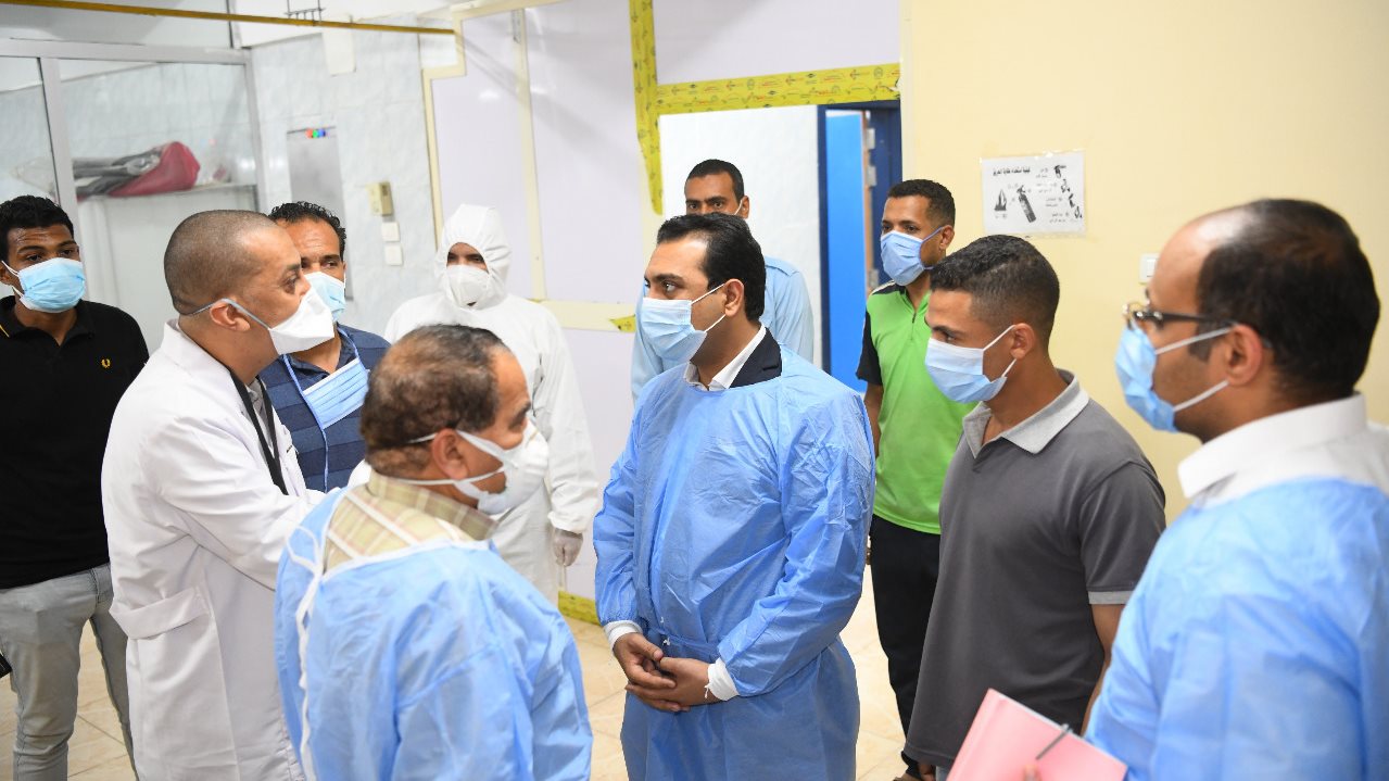 نائب محافظ قنا يتفقد حميات نجع حمادي