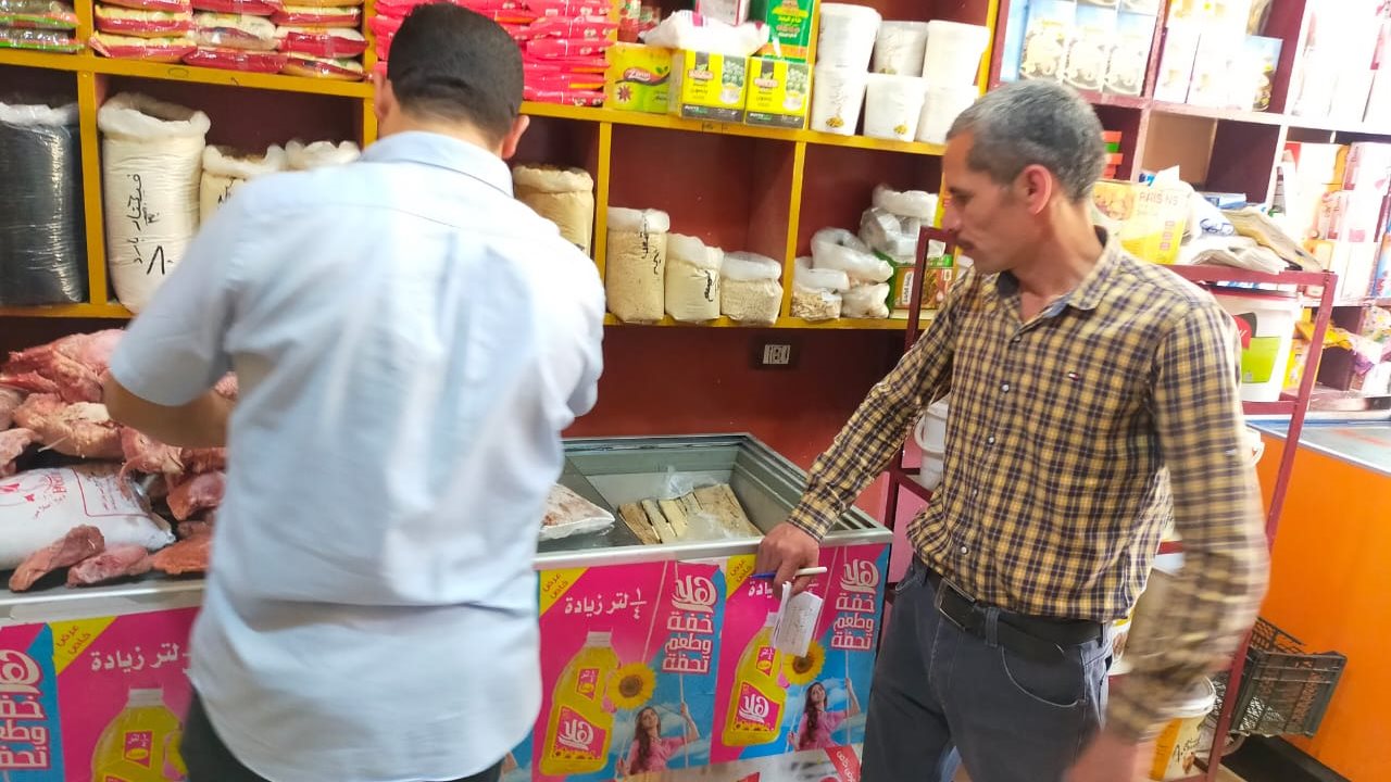 ضبط كميات كبيرة من الأغذية الفاسدة في حمله لصحة المنوفيه 