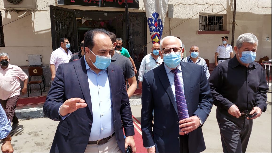 محافظ بورسعيد يتابع سير العمل بوحدة صحه المسنين  