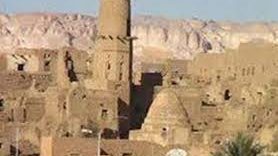 مسجد نصر الدين يتوسط القريه