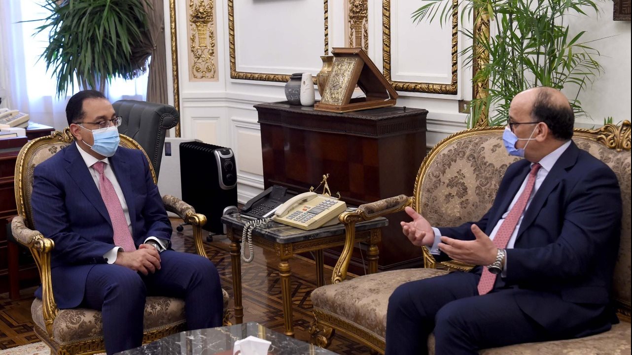  رئيس الوزراء والسفير التونسي 