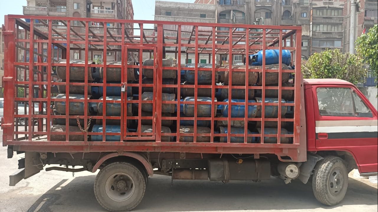 ضبط سيارة مليئة باسطوانات البوتجازات 