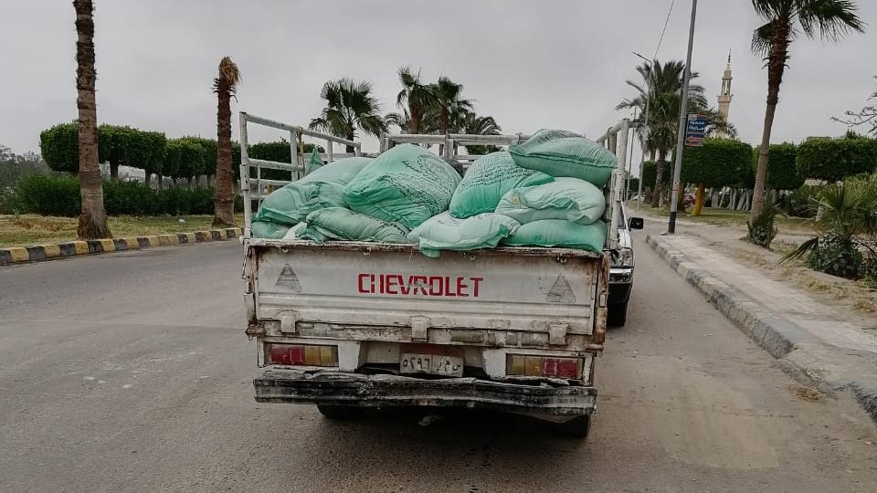 ضبط سيارة محملة بدقيق الدعم بالإسكندرية