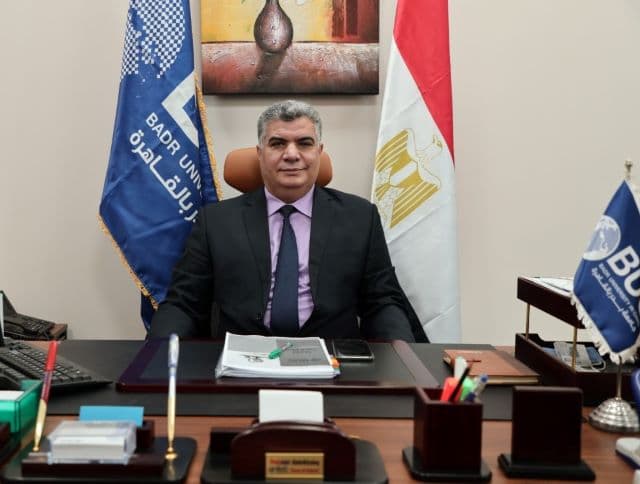 الدكتور عادل عبدالخالق