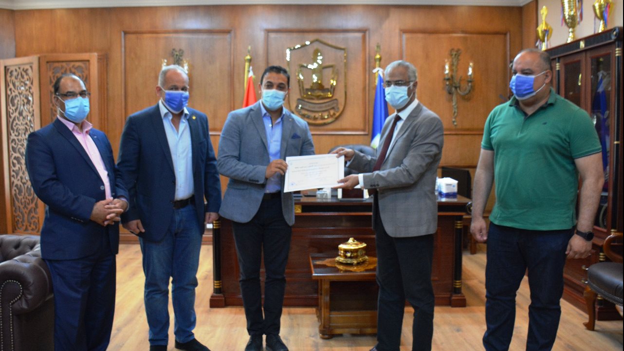 تكريم أبطال جامعة بورسعيد الرياضيين 