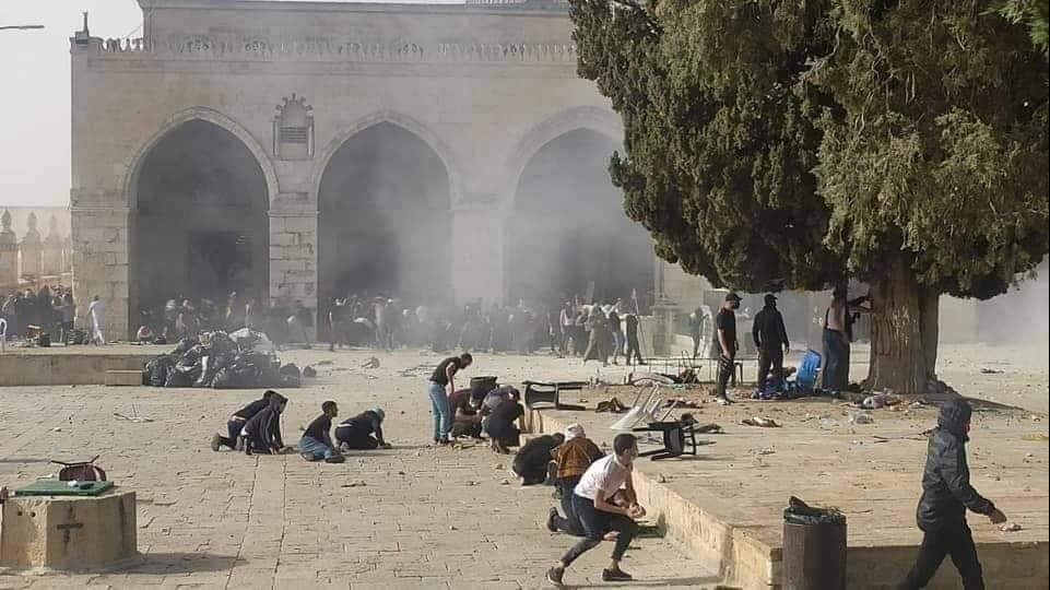 مواجهات عند باحات المسجد الأقصى 