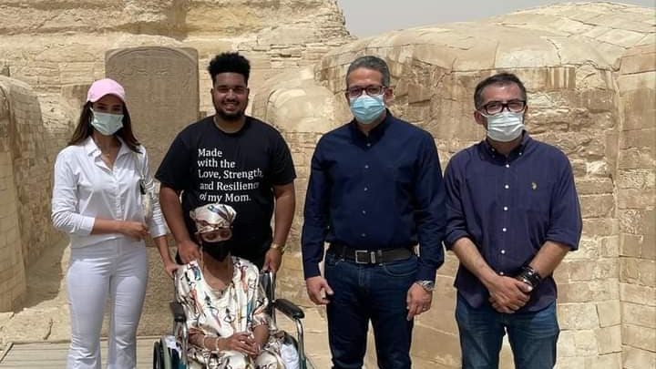 جلوريا وعائلاتها