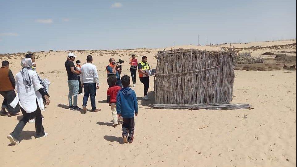 تقديم الهدايا لاطفال الأسر الأكثر احتياجا في سيناء تقديم الهدايا لاطفال الأسر الأكثر احتياجا في سيناء