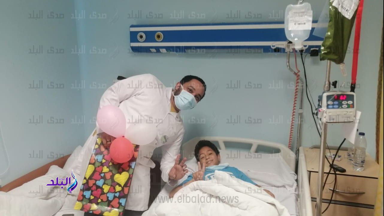 الأطباء يقضون العيد مع أطفال السرطان