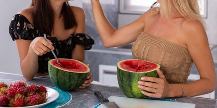 أطعمة تسبب الرطوبة 