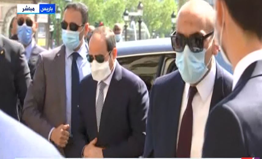 لحظة وصول الرئيس السيسي 