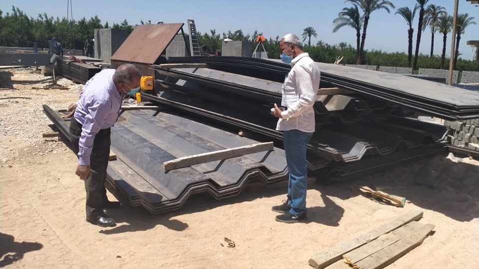 رئيس مدينة البداري يتفقد مشروعات مبادرة حياة كريمة 