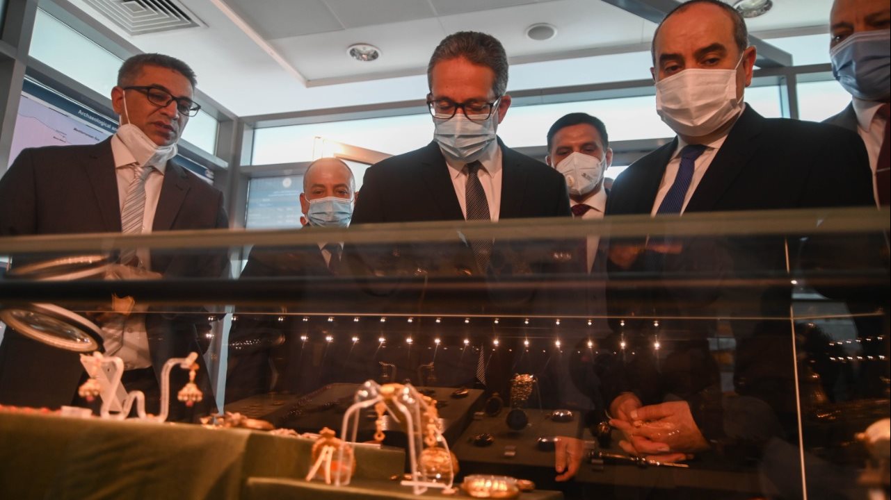 وزيرا الطيران والسياحة