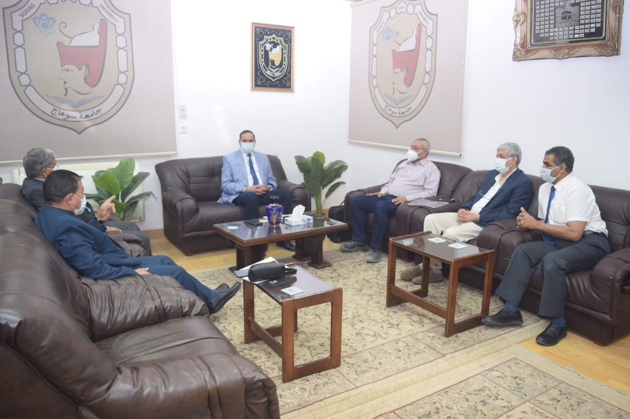 رئيس جامعة سوهاج