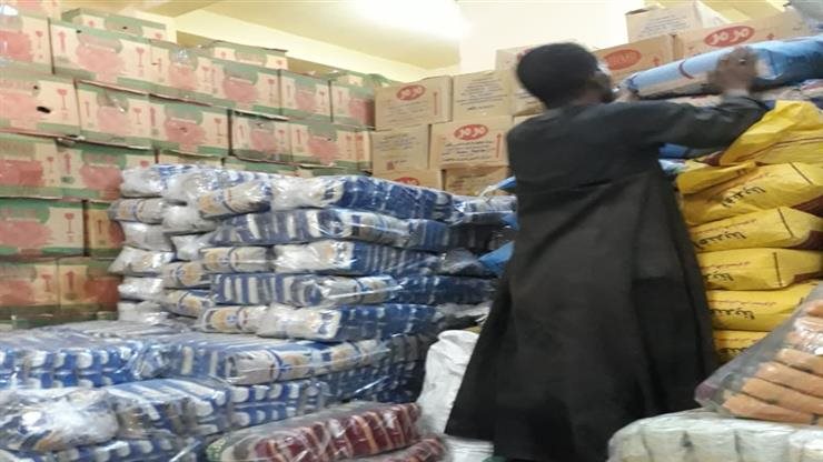 ضبط مصنع مواد غذائية مجهولة