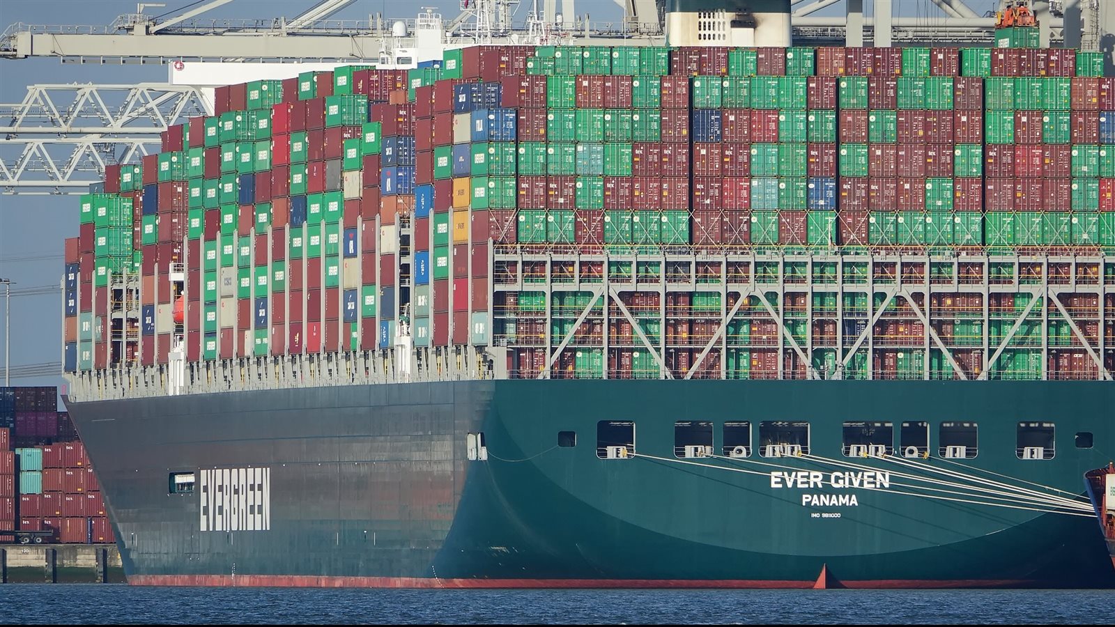 السفينة ايفرجن 