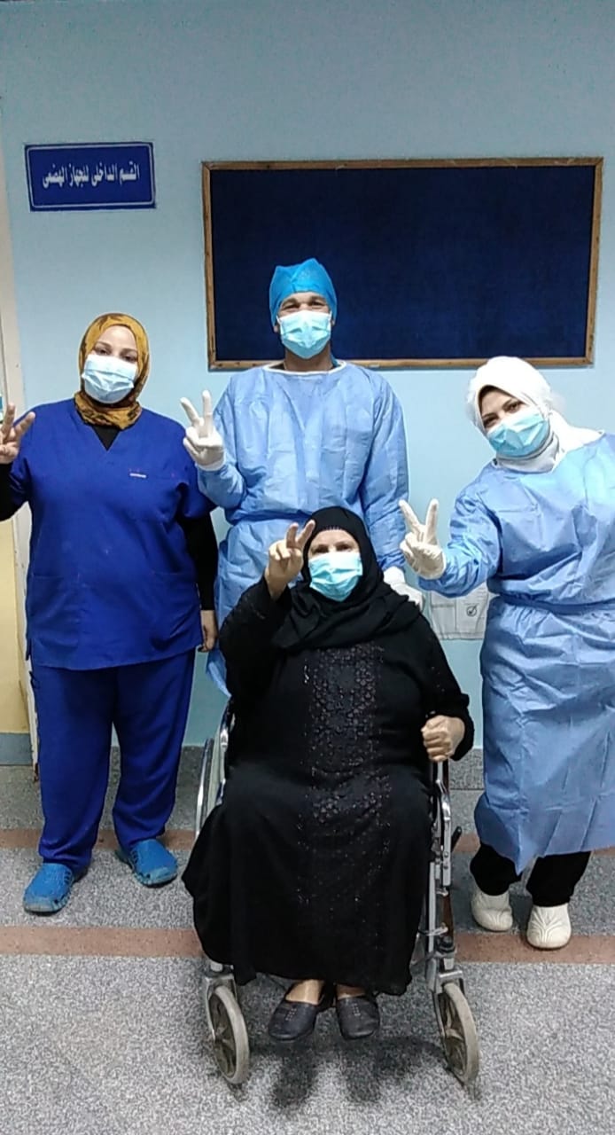 إحدى متعافي كورونا بسوهاج