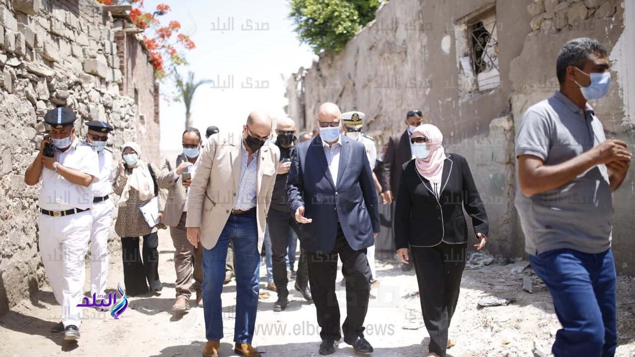 محافظ القاهرة خلال تفقد بطن البقرة
