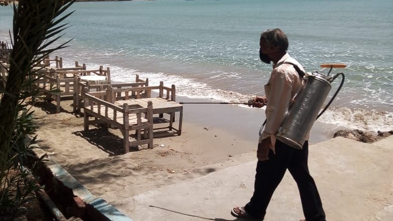 تطهير وتعقيم المقاصد السياحية والمناطق الأثرية بالقصير