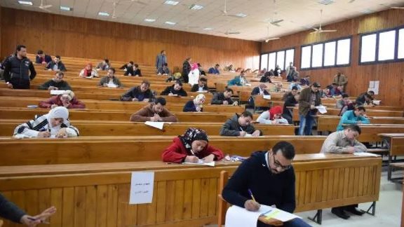 طلاب جامعات  طلاب جامعات