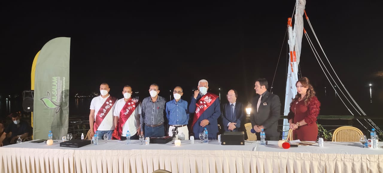 نقيب الزراعيين يفتتح معرض بالأقصر