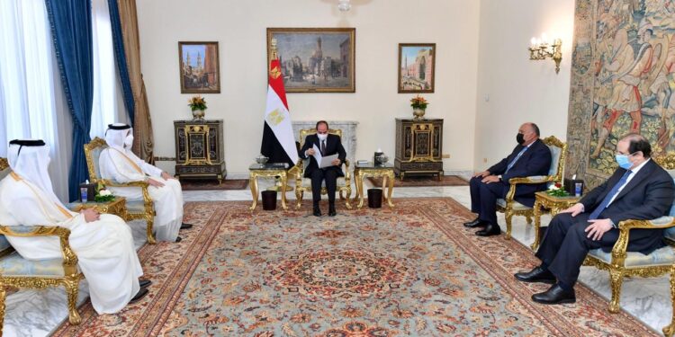 جانب من لقاء الرئيس السيسي مع وزير الخارجية القطري