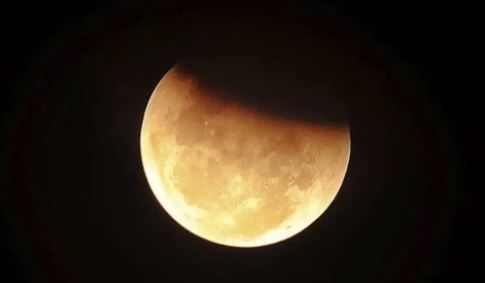 خسوف القمر