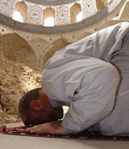 حكم صلاة الفجر بعد طلوع الشمس