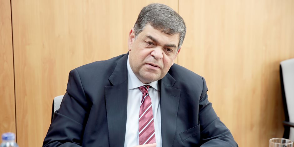 النائب أشرف حاتم ، رئيس لجنة الصحة بالبرلمان